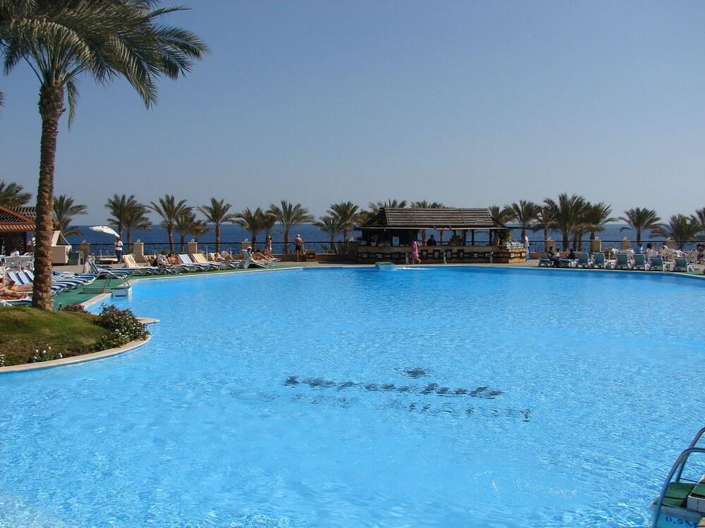 Queen Aqua Park Resort