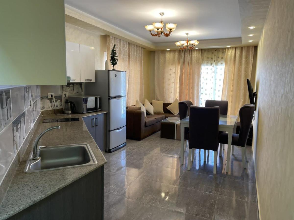 Sunny Apartment *