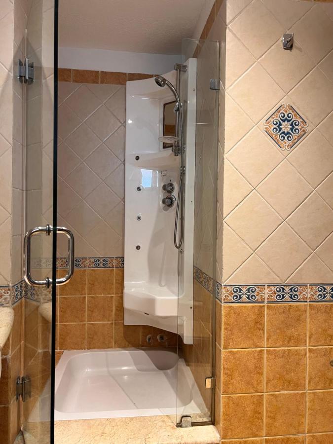 Harem Deluxe Queen ~ Sheik Apartment *