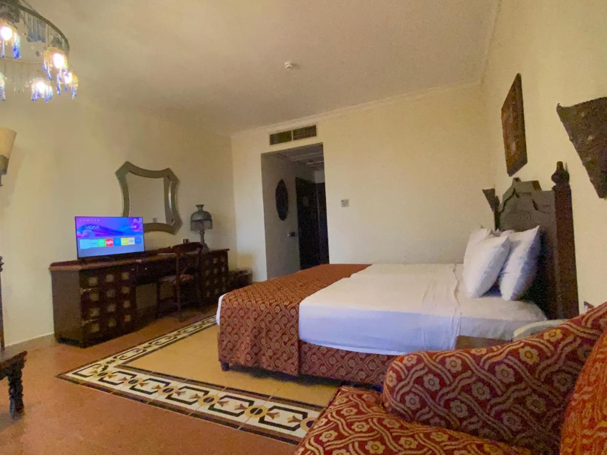 Harem Deluxe Queen ~ Sheik Apartment