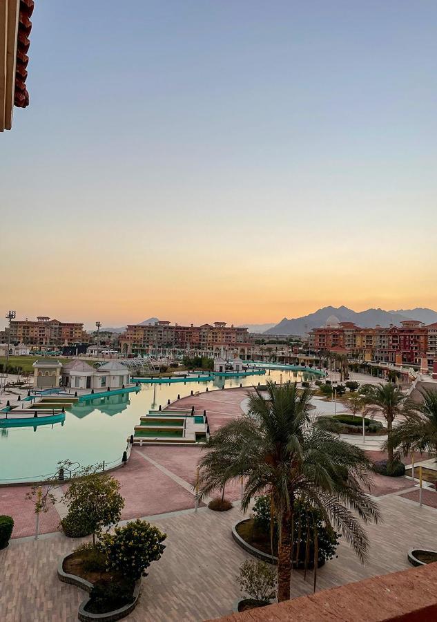 Fully Equipped Pool & Mountains View In Porto Apartment