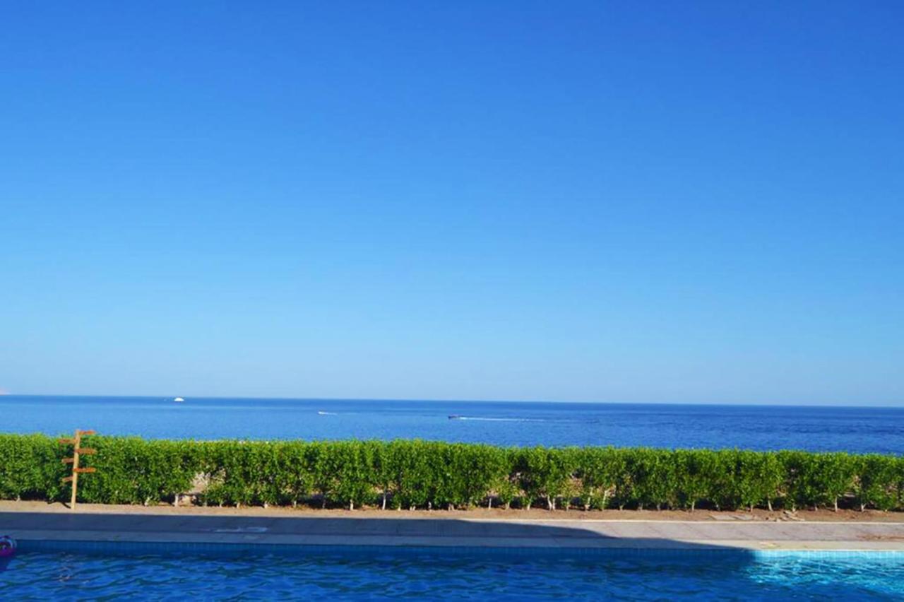 Adrenalin Beach Guest house *