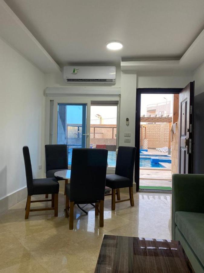 Seaview Oasis: Ground Floor Retreat With Rooftop Infinity Pool Apartment
