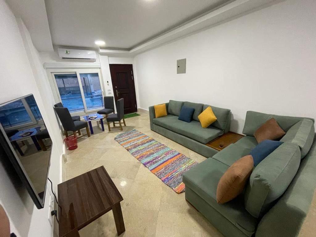 Apartment Seaview Oasis: Ground Floor Retreat With Rooftop Infinity Pool