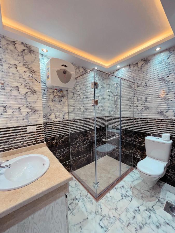 Luxury In Hills Apartment *