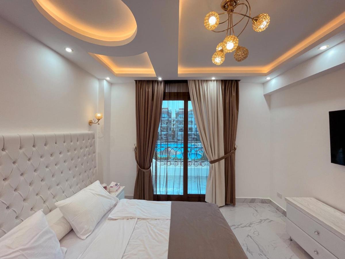 Luxury In Hills