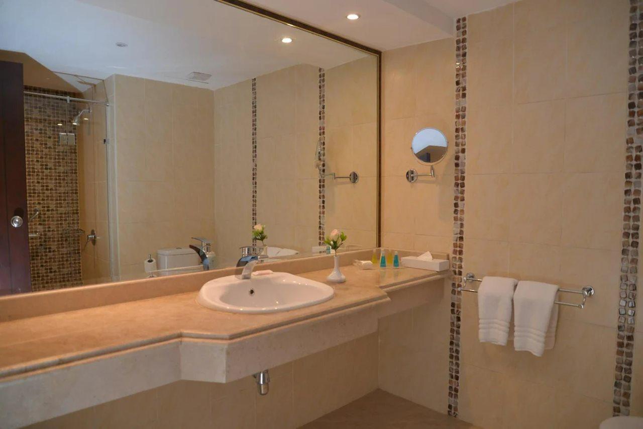 Old Vic Hotel 4*