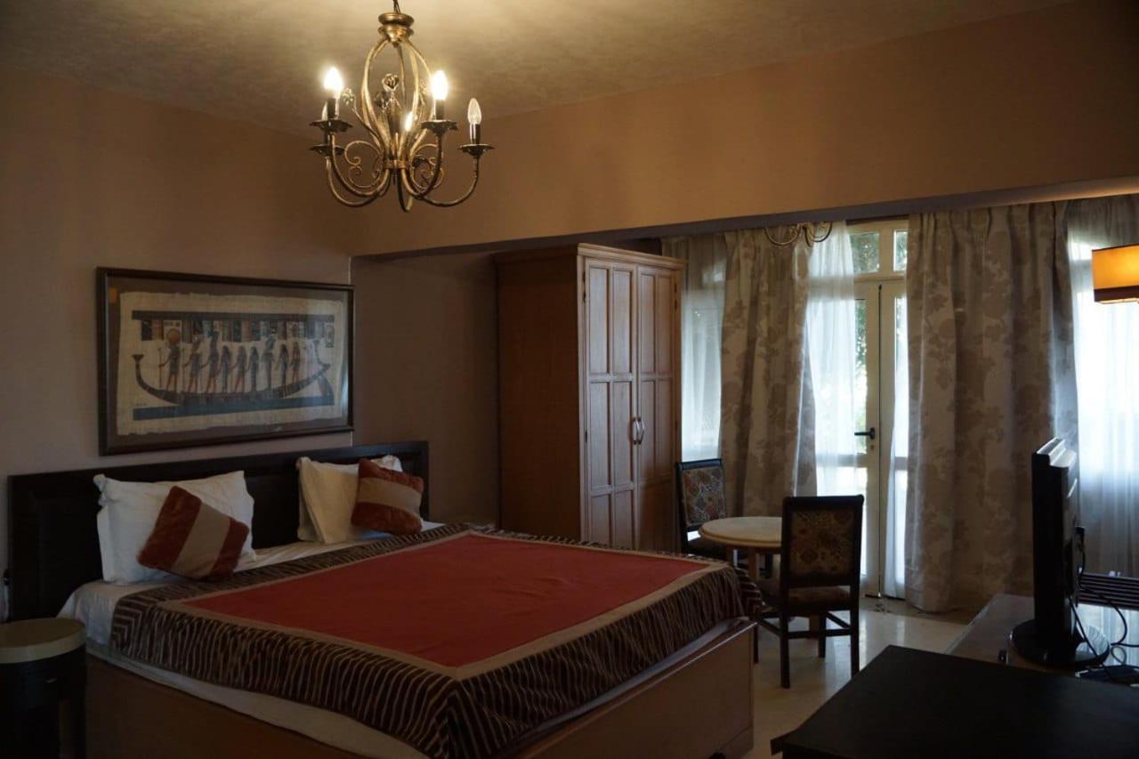 Aparthotel Adel's