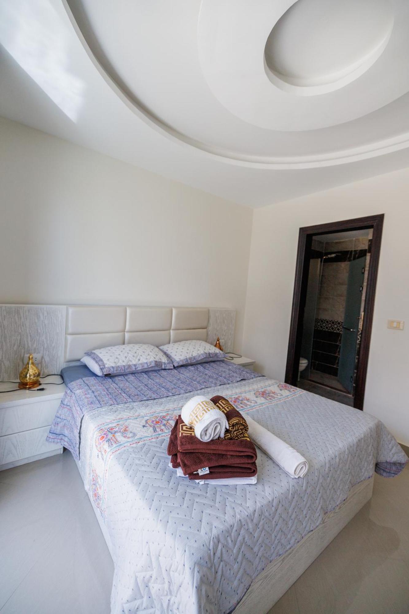 Zaza Sheikh * Sharm-el-Sheikh