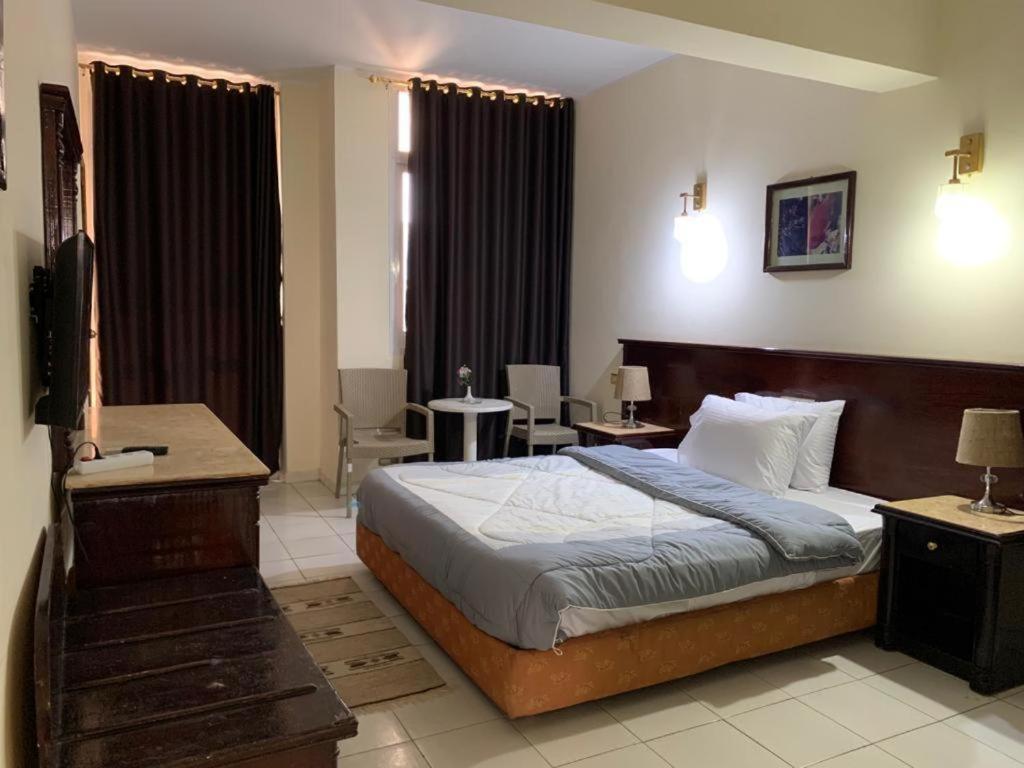 Regency 3*