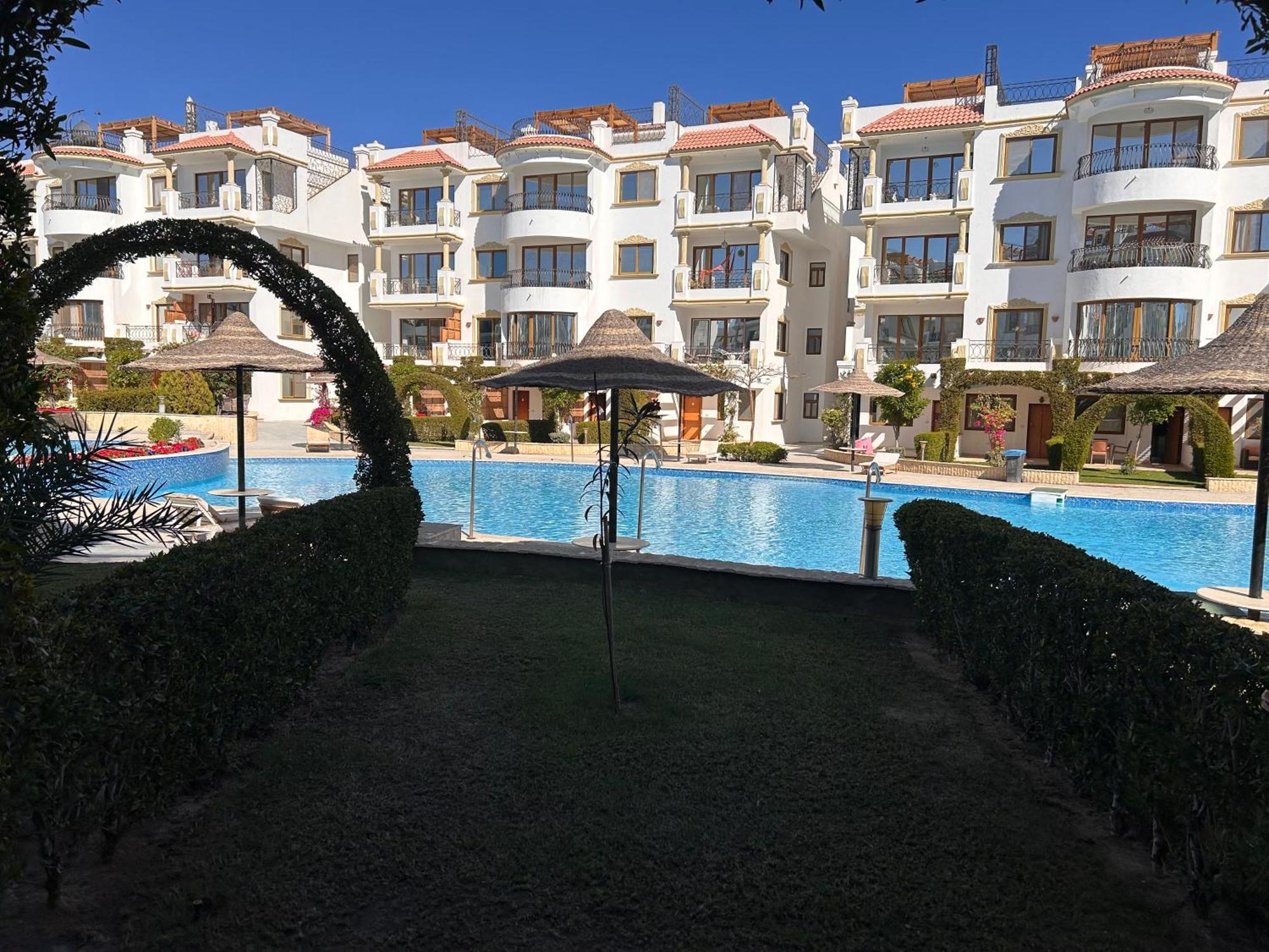 Cosy On The First Floor With Lovely Terrace And Personal Garden Area, Pool View And Free Access In Hills Apartment Sharm el-Sheikh