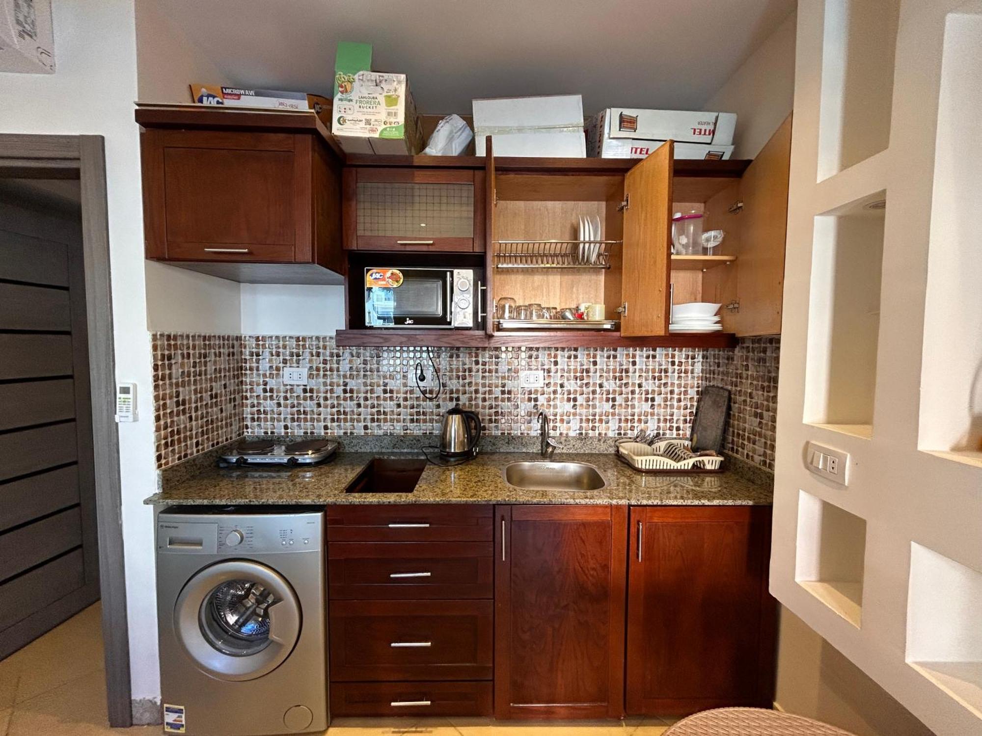 Cosy On The First Floor With Lovely Terrace And Personal Garden Area, Pool View And Free Access In Hills
