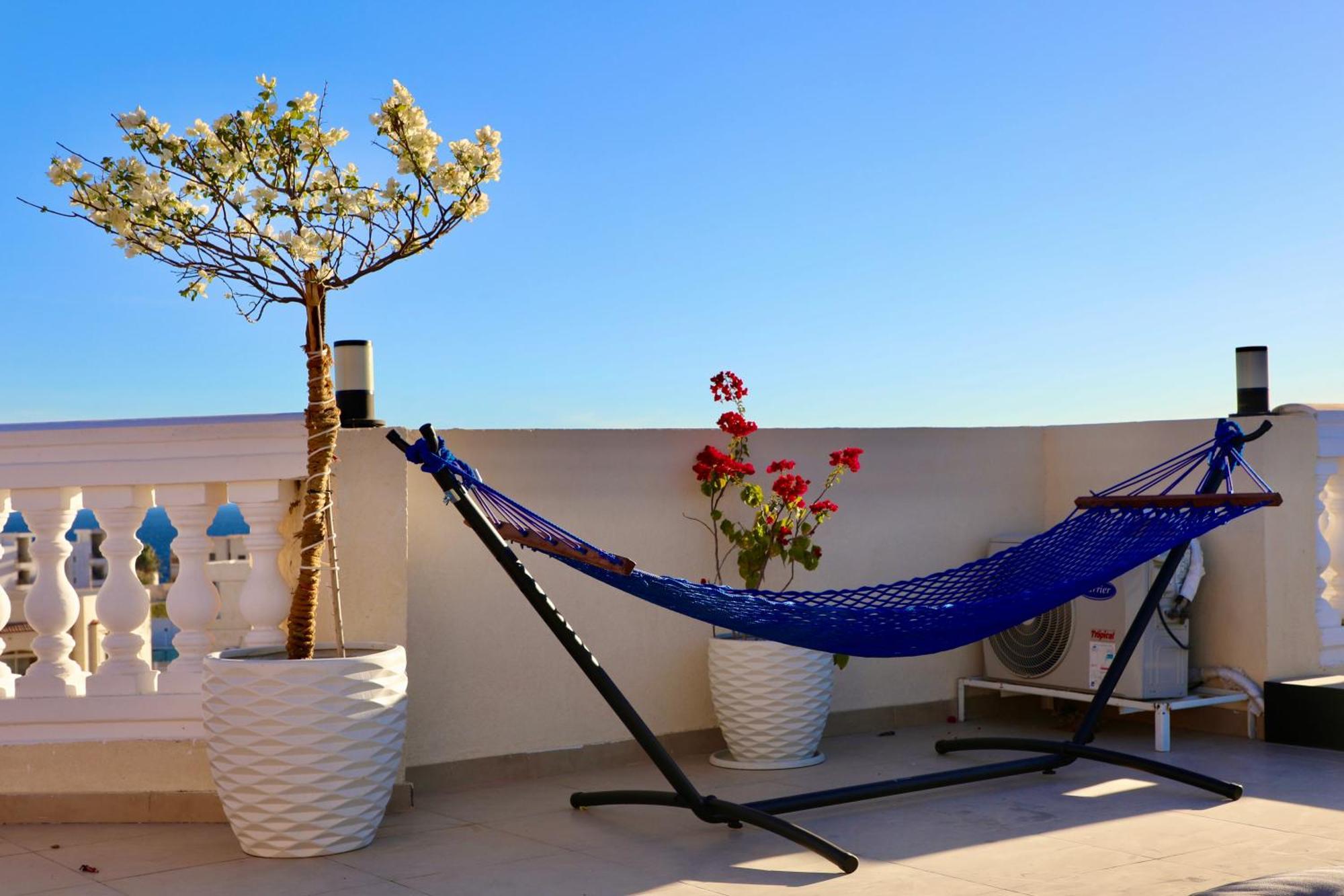 The Rooftop - Amazing - Sea View - Pool - Penthouse -jacuzzi - Sheikh