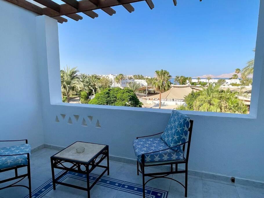 Azure Retreat - Private Luxury Sea View Apartment