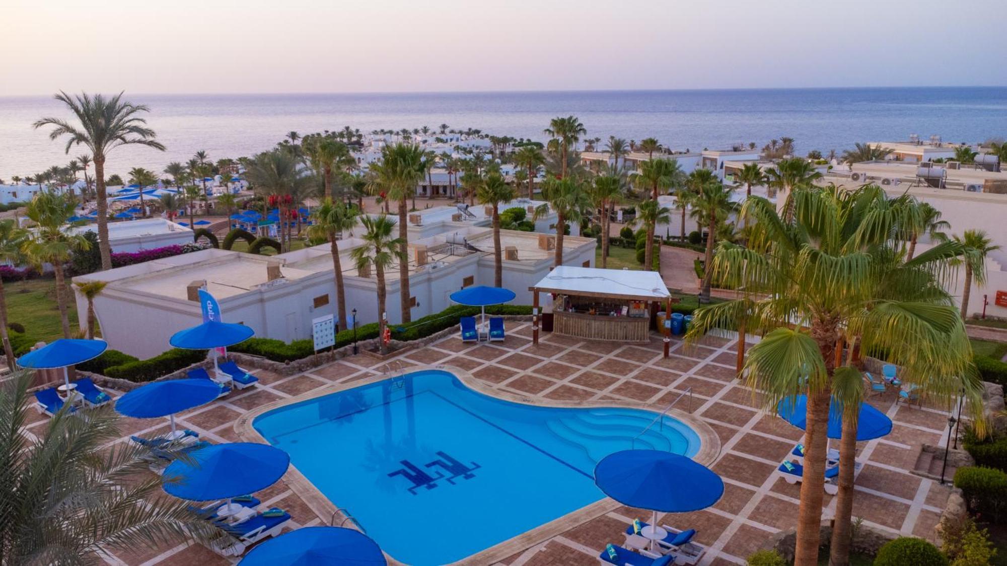 Club Reef & 4*