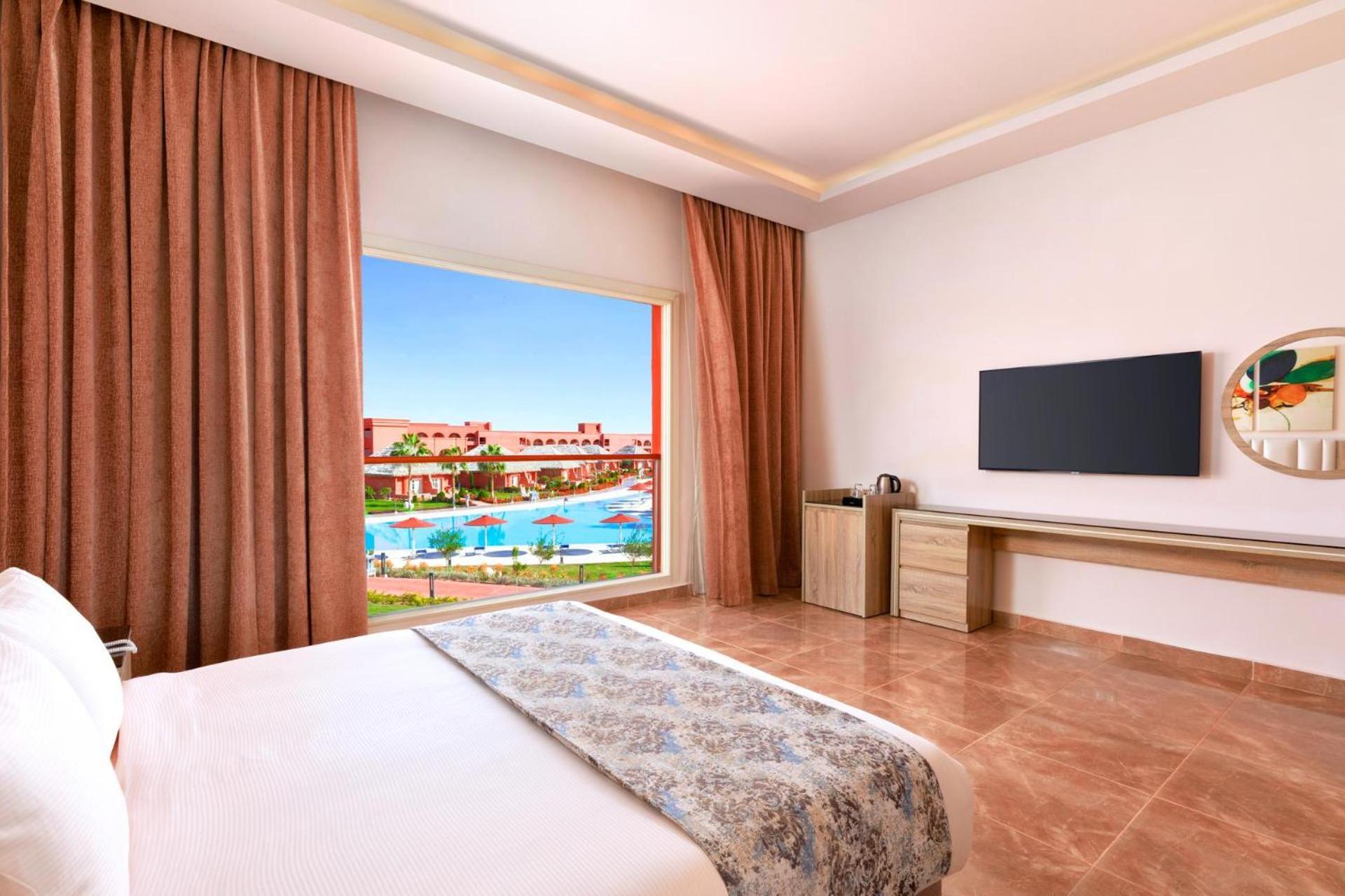 Pickalbatros Laguna Vista Aqua Park Resort 5*