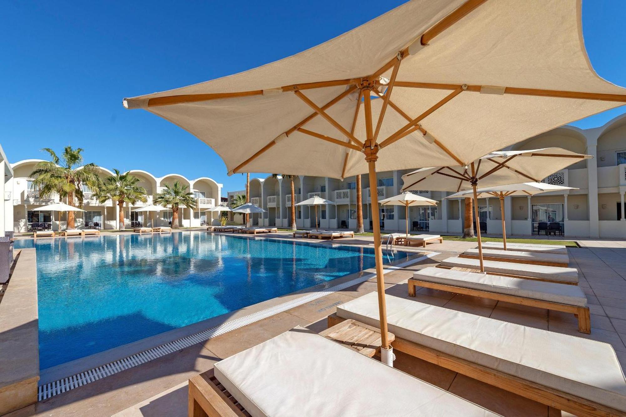 Reef Oasis Beach Aqua Park Resort 4*