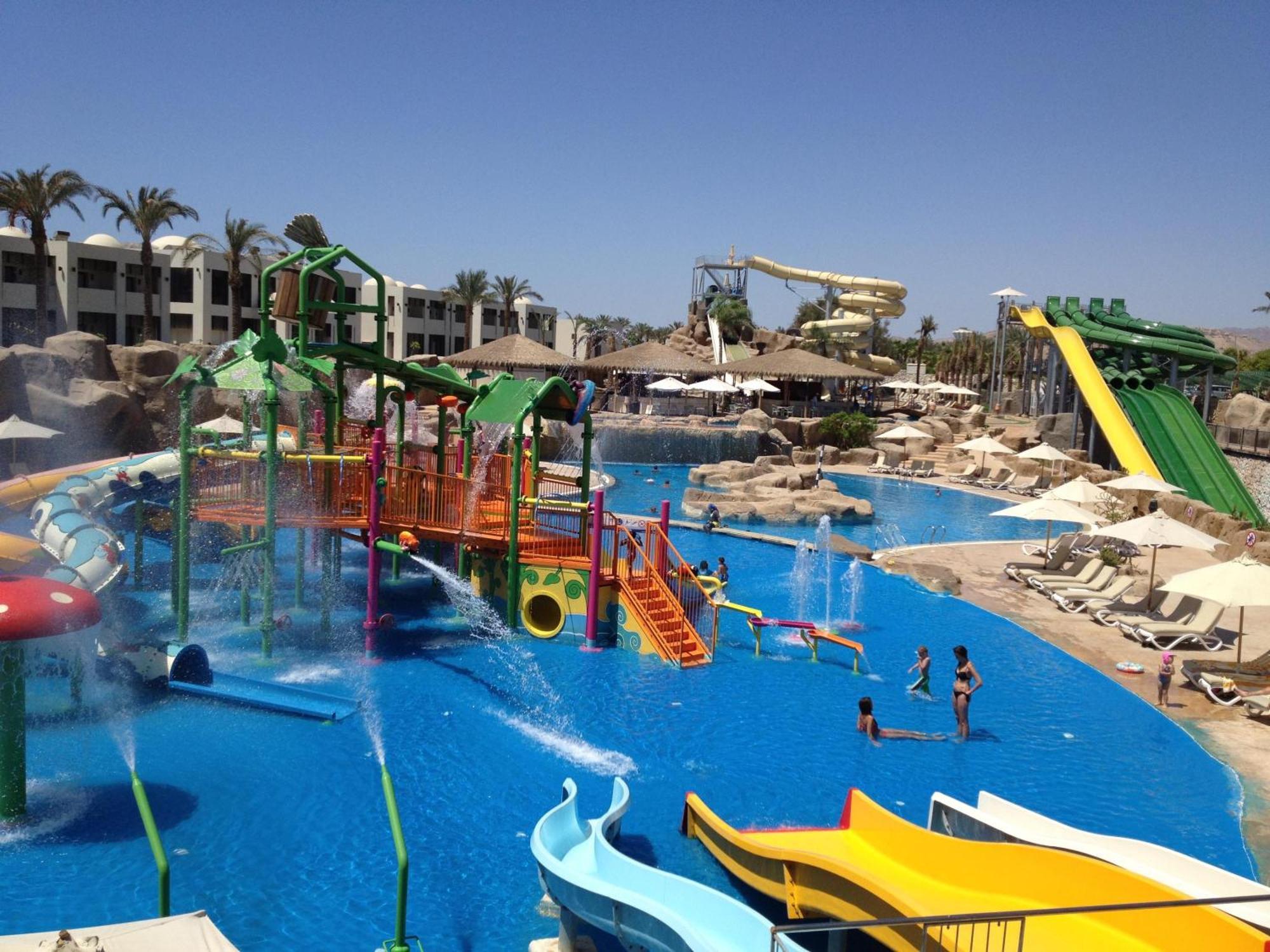 Resort Reef Oasis Beach Aqua Park