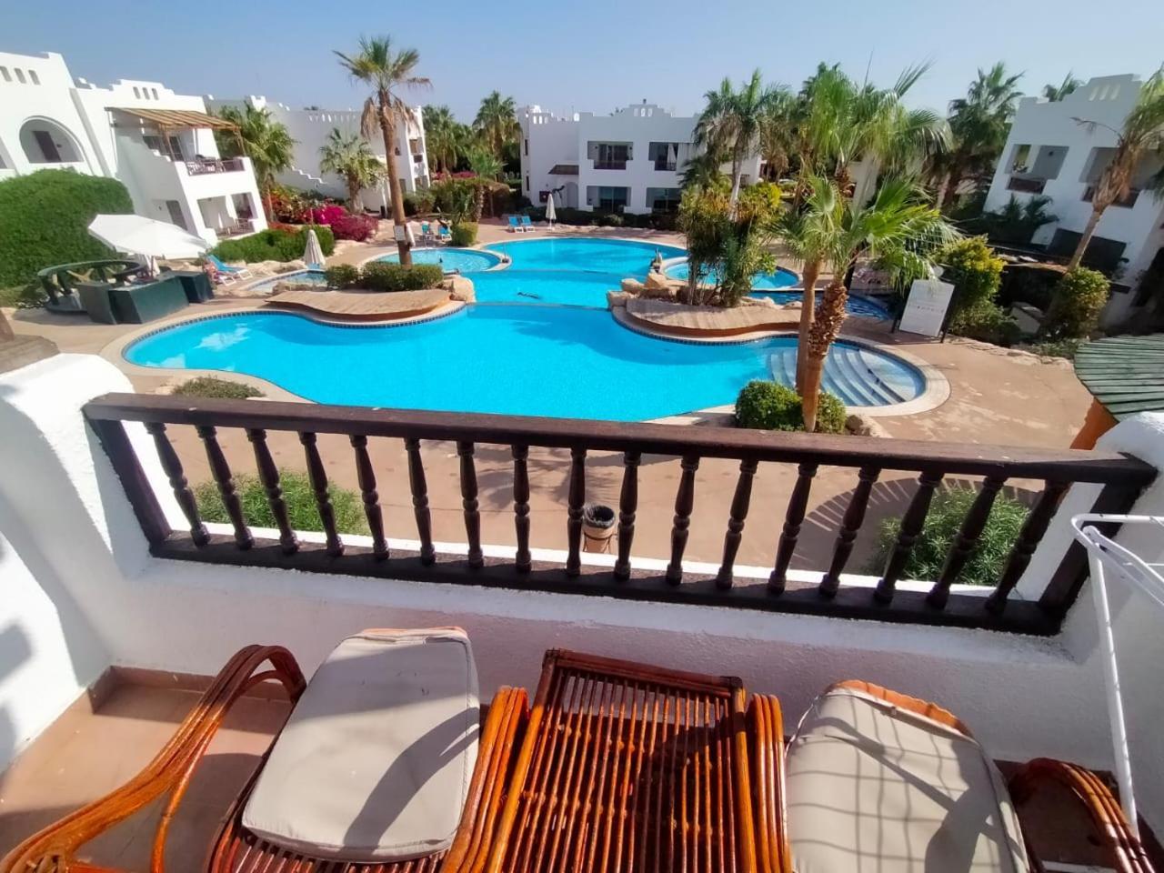 Apartment Delta 209-80 *