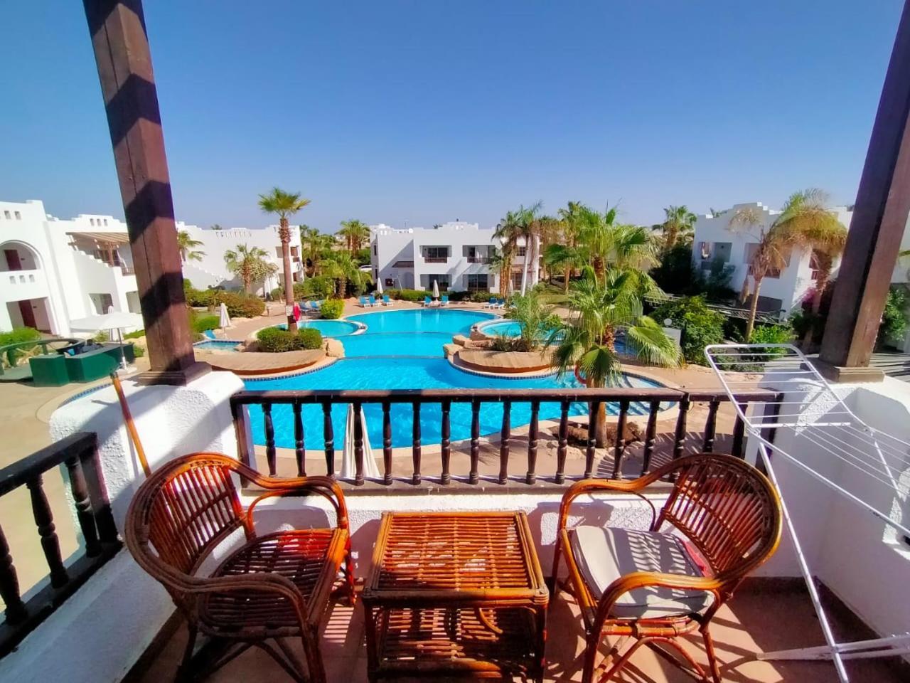 Apartment Delta 209-80 *
