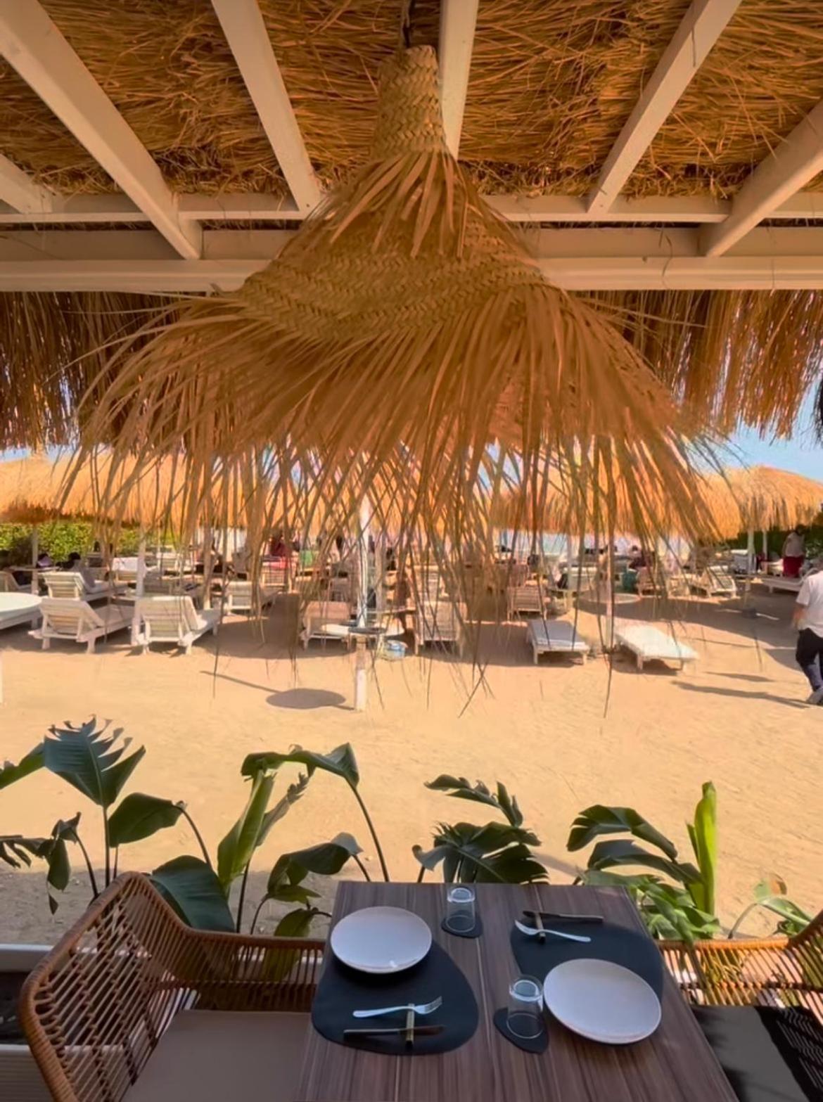Appartement Luxurious 2-bedroom + Pool View + Private