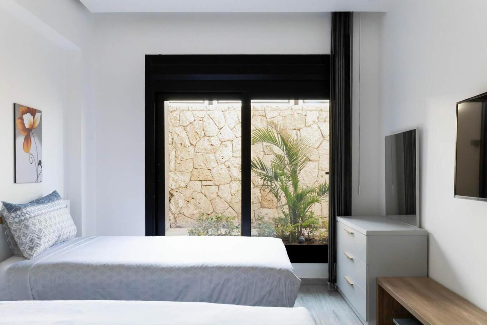 Coral Cove By The With Modern Elegance Villa *