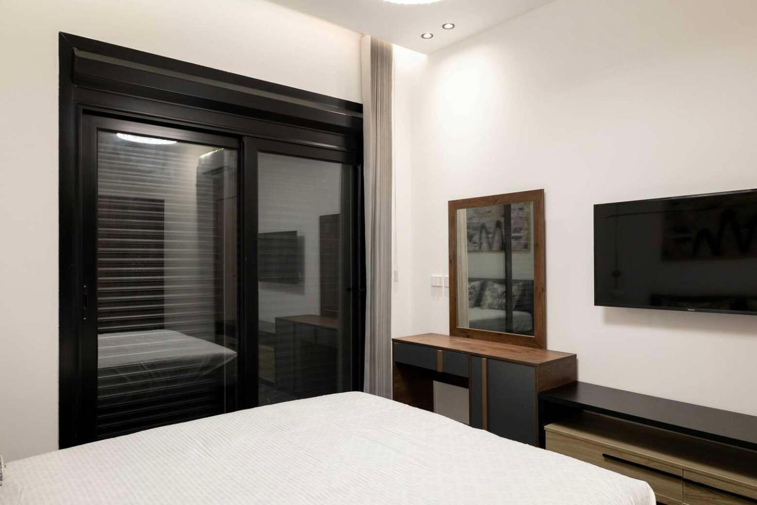Villa Coral Cove By The With Modern Elegance *
