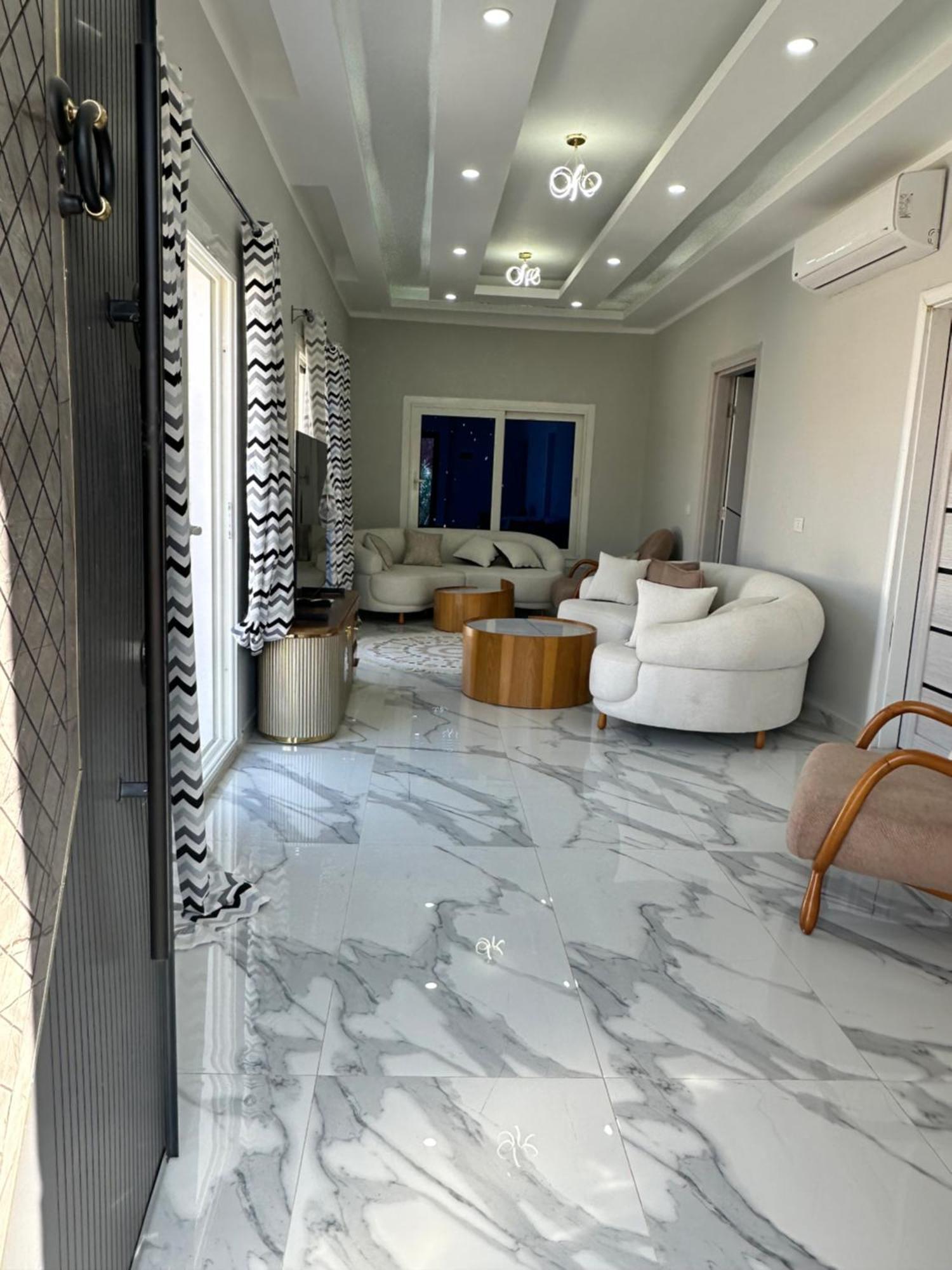 Apartment Beautiful Secluded With Pool