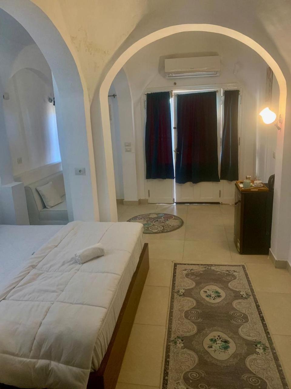 Sunshine & Divers Club Sharks Bay Hotel 3*
