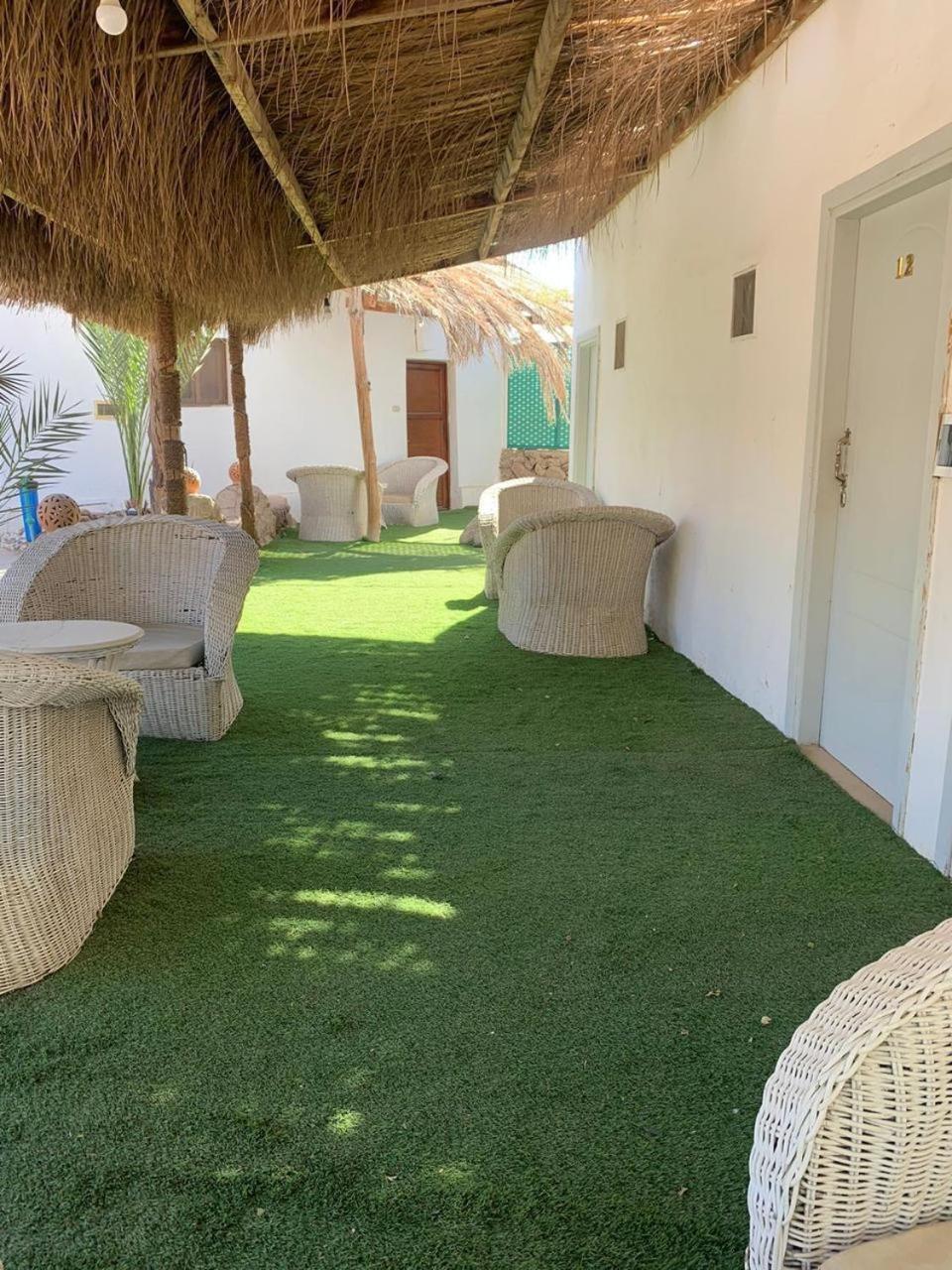 Sunshine & Divers Club Sharks Bay Hotel 3*