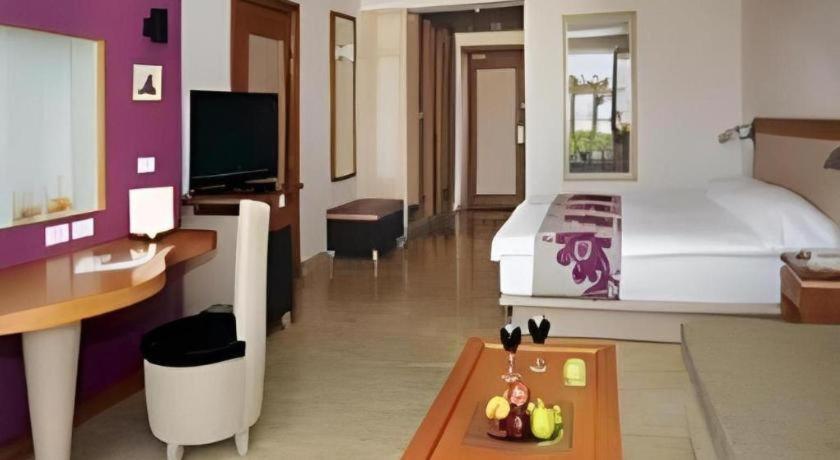 Hotel Tiran 5*