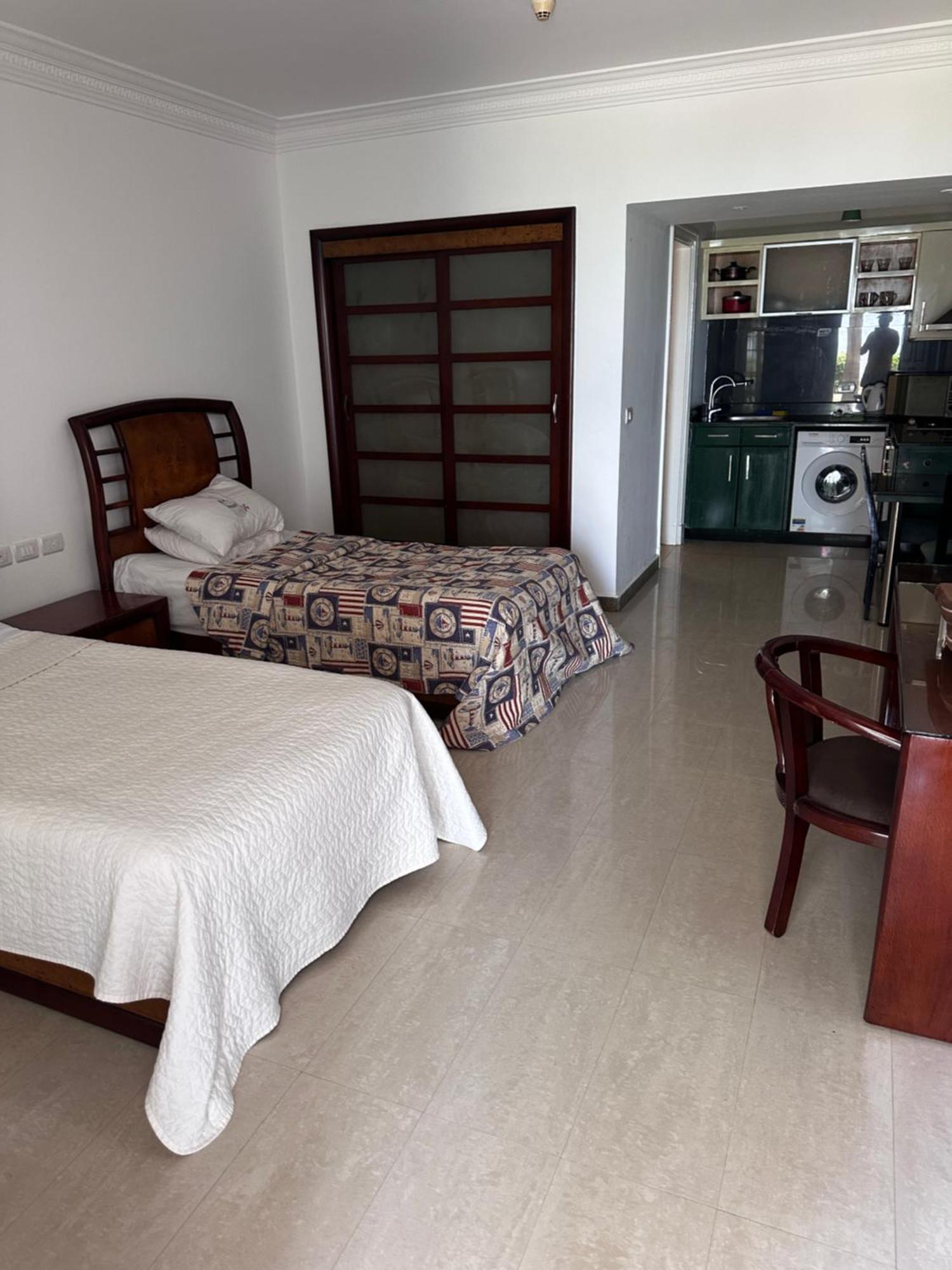 Downtown,delta Apartment