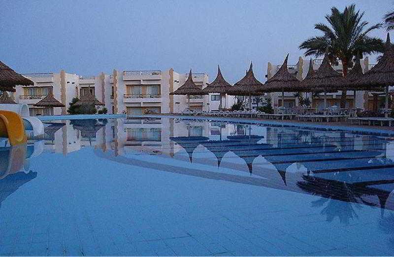 Gardenia Plaza And