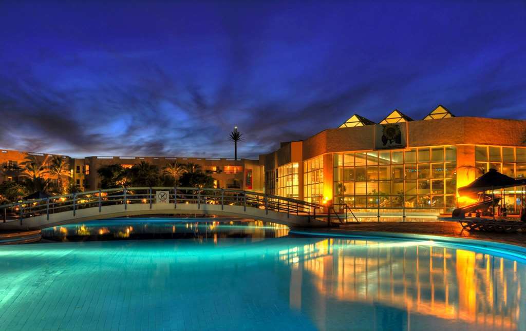 Aurora Oriental Hotel 5*