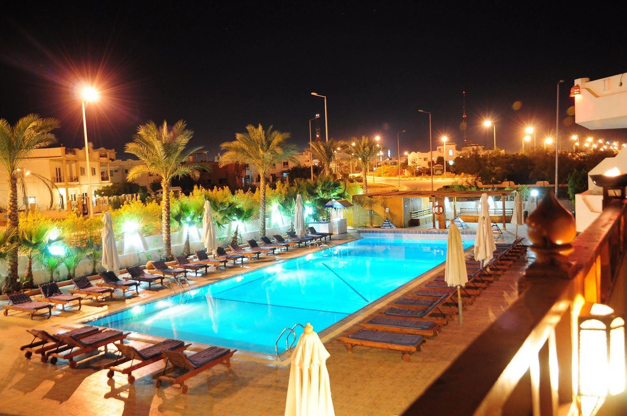 Ocean Club Resort 2*