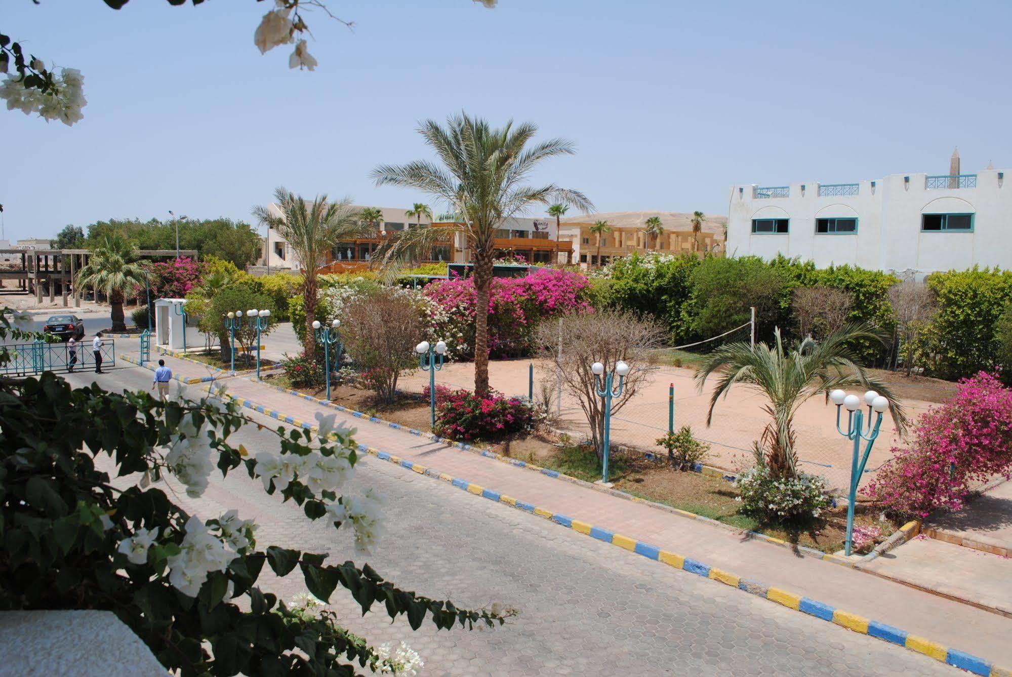 Cliff Otel 2*