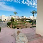 شقه فندقيه مكيفه بديار الربوه