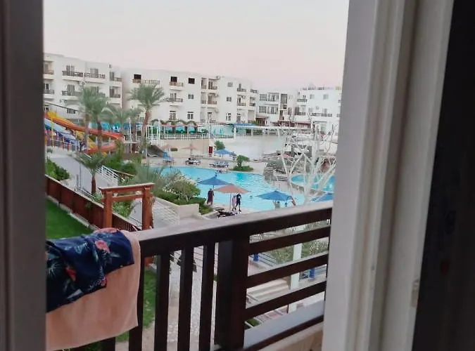Ms Nama Bay