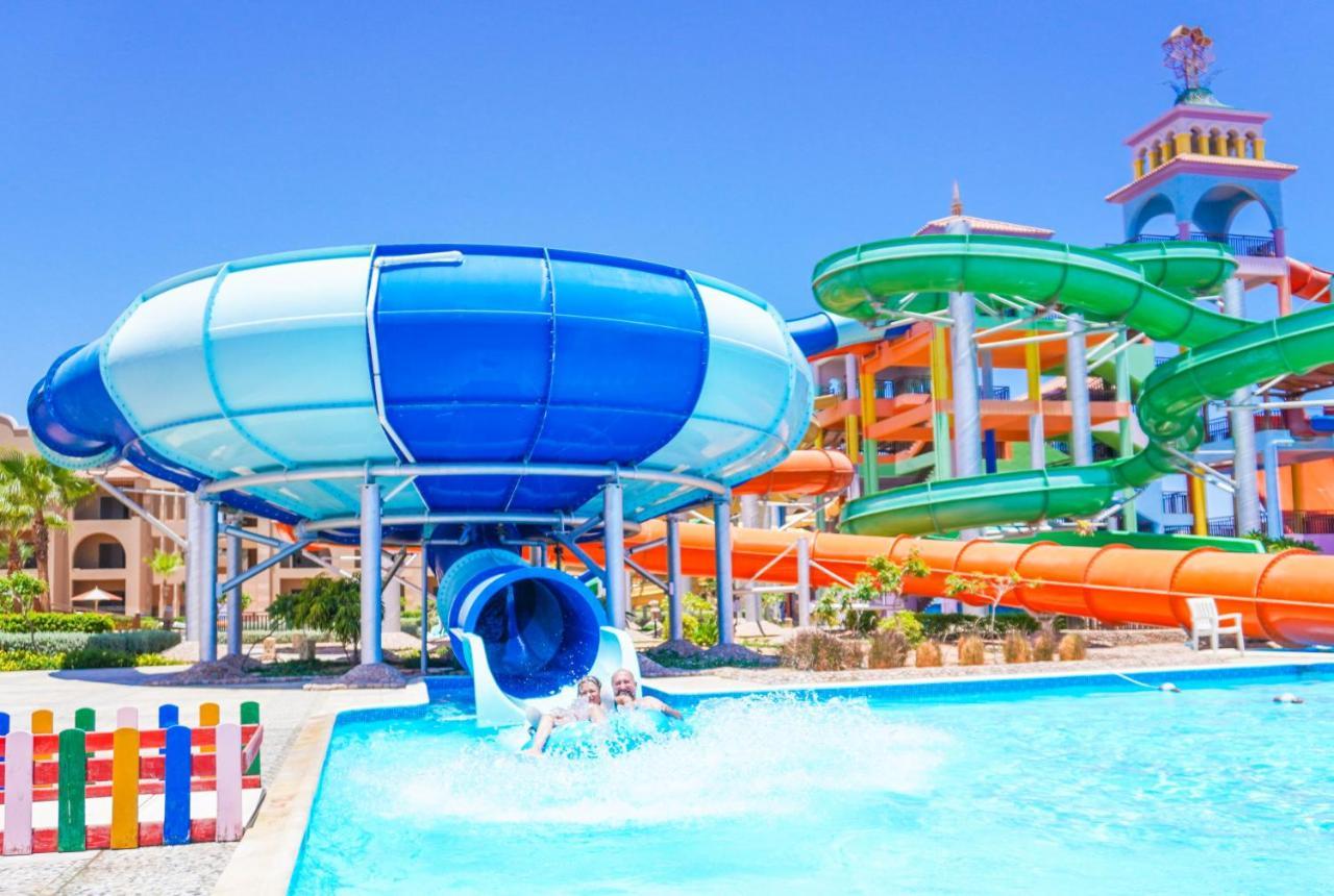 Charmillion Gardens Aquapark Resort 5*