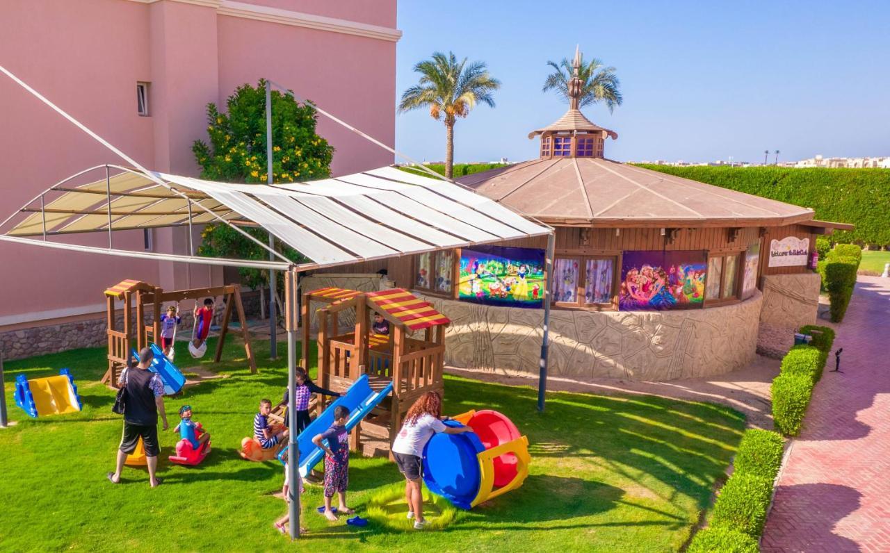 Charmillion Club Aquapark Resort