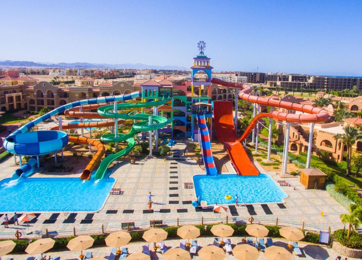 Charmillion Gardens Aquapark Resort 5*