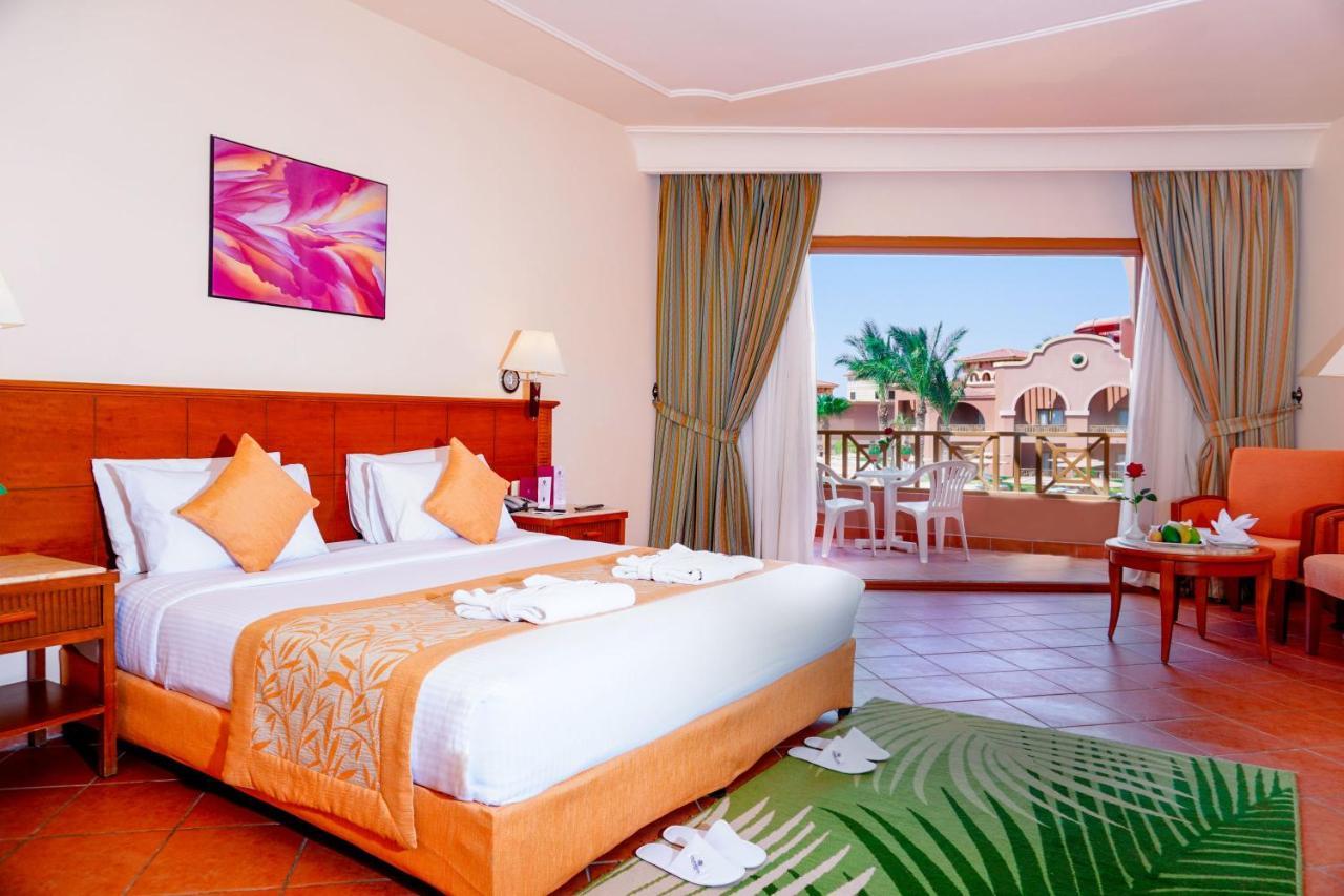 Charmillion Gardens Aquapark 5*