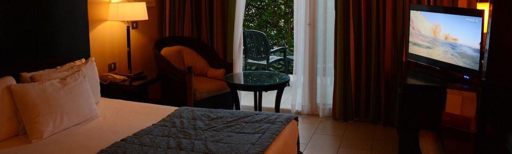 Reef Oasis Blue Bay & Resort 5*