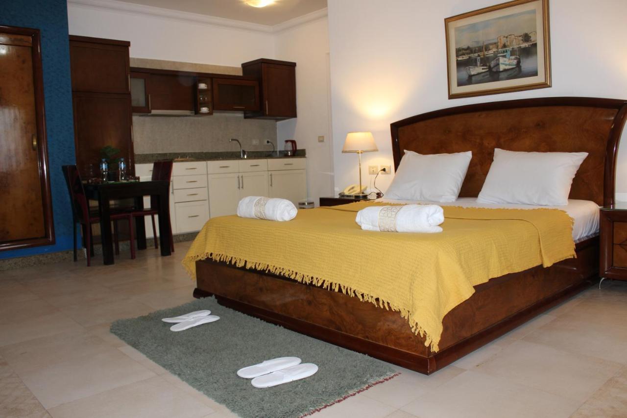 Aparthotel Herrmes Hospitality