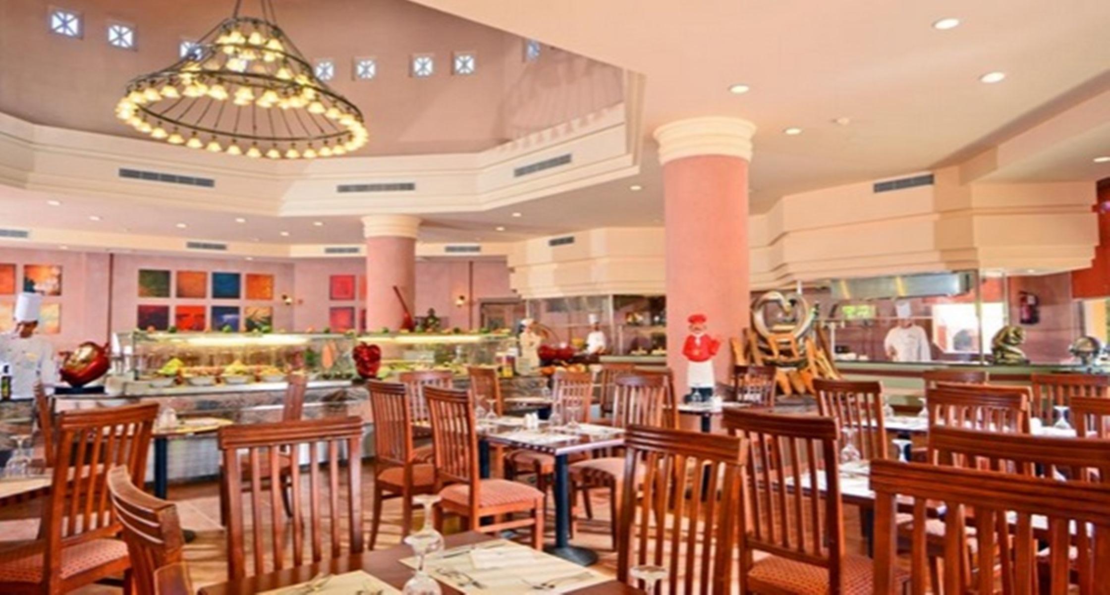 Charmillion Gardens Aquapark Resort 5*