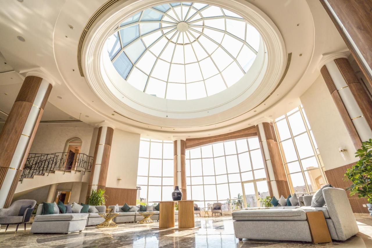 Resort Ivy Cyrene Adults Friendly 13
