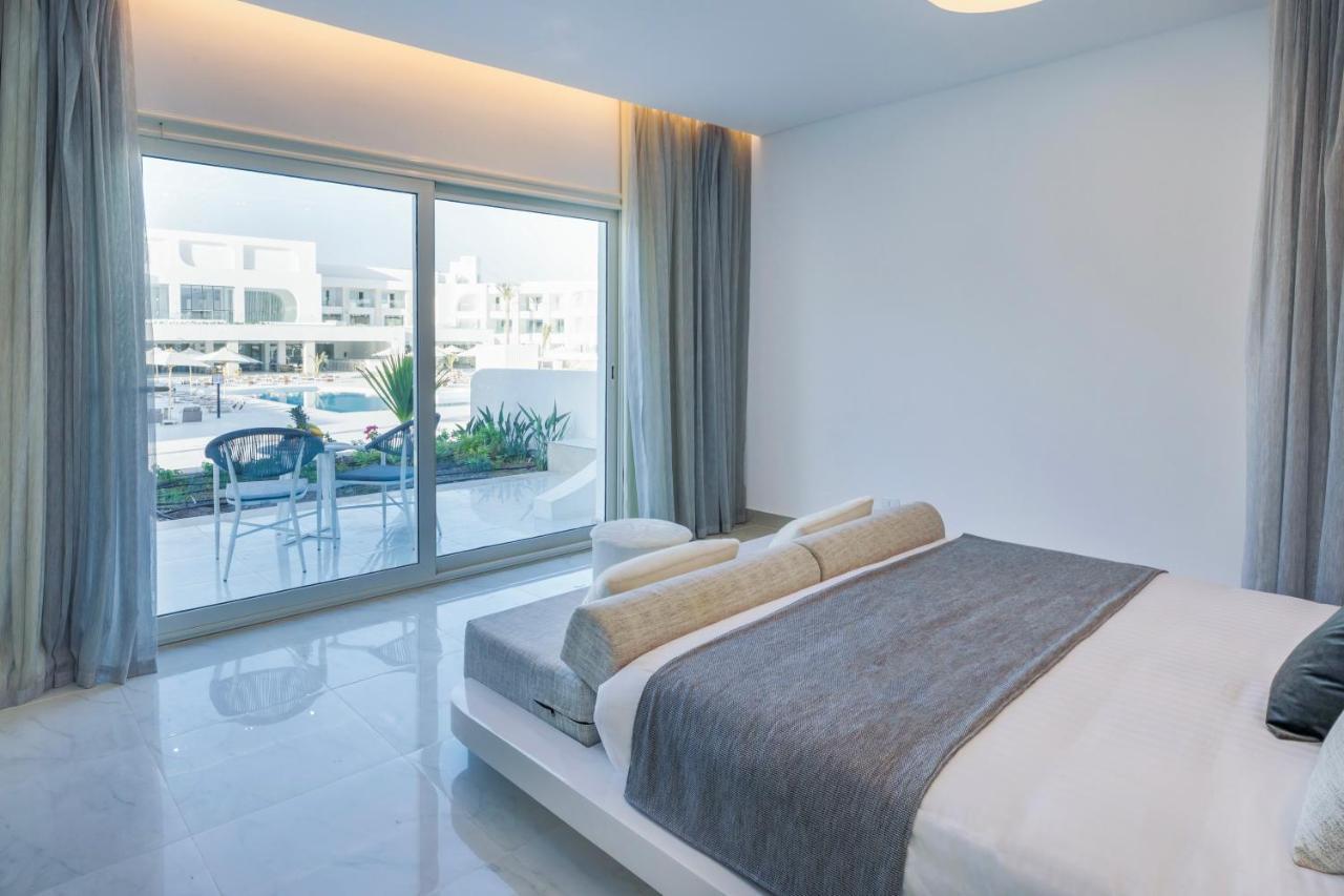 White Hills Resort 5*