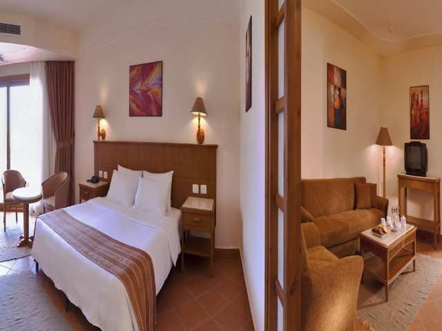 Charmillion Gardens Aquapark Resort 5*