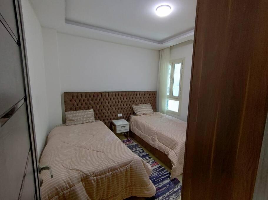 Appartement 3-bedroom On The Third Floor With 3 Balconies And Lovely Pool View, Street View And Free Access In Hills