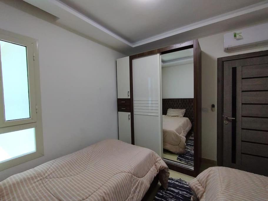 3-bedroom On The Third Floor With 3 Balconies And Lovely Pool View, Street View And Free Access In Hills *